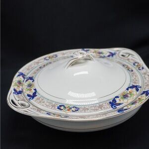 Johnson bros England Covered Vegetable dish - Art deco design - early 1900’s